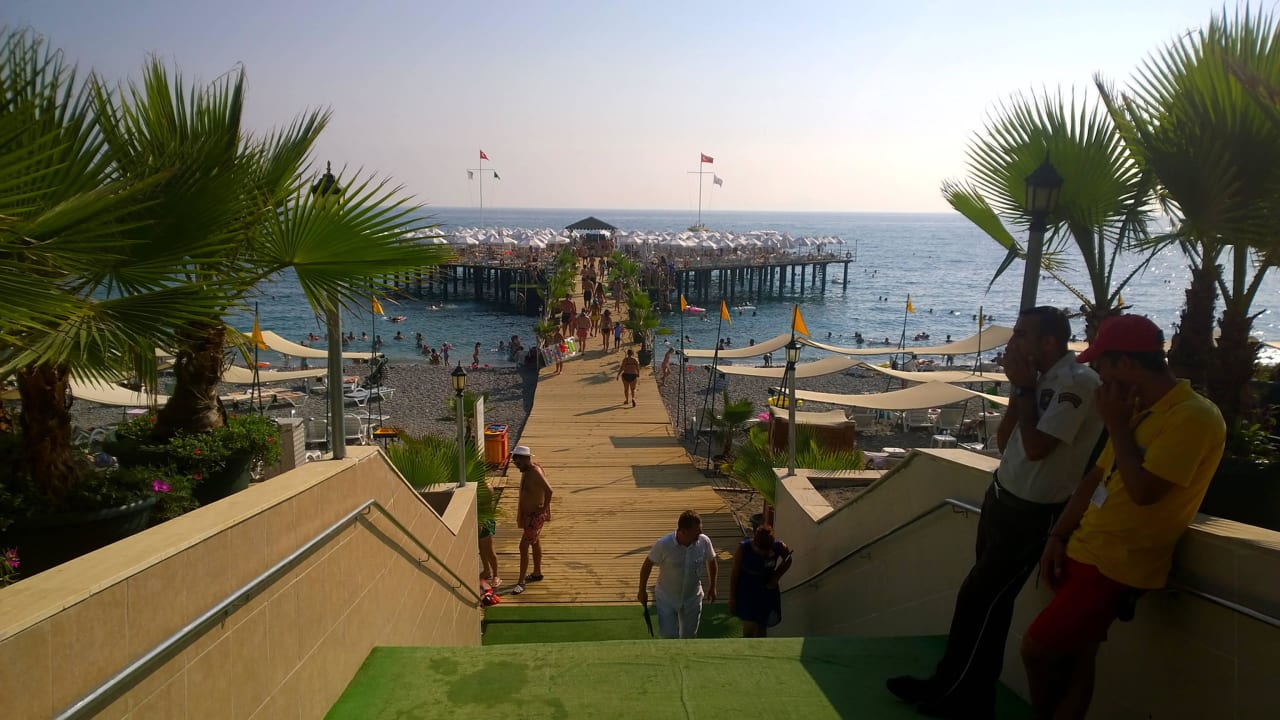 Die neue Badeplattform ist ein Traum! Botanik Hotel & Resort
