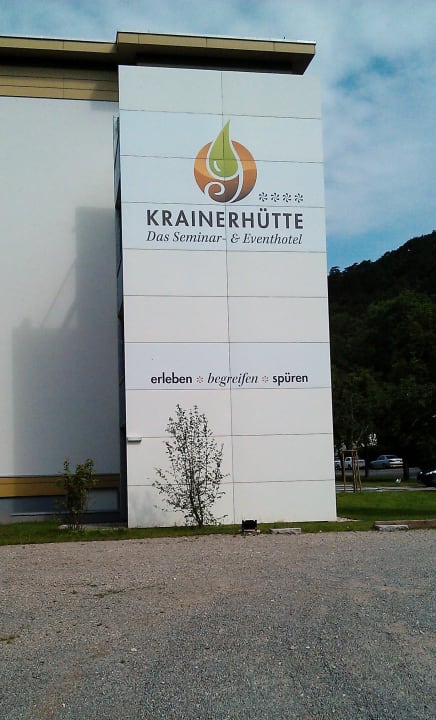 Außenansicht vom Parkplatz Seminar & Event Hotel Krainerhütte