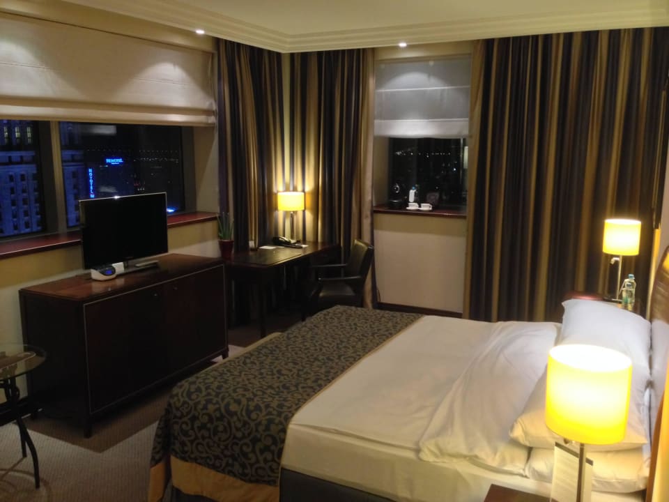 Corner room with amazing view for two directions InterContinental Warszawa