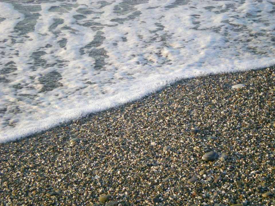 Drobne kamienie Hotel Kathrin Beach