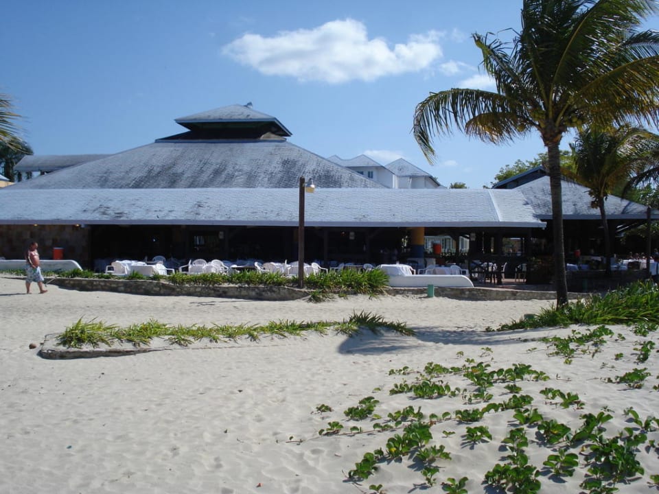 Restaurant vom Strand aus Grand Paradise Playa Dorada