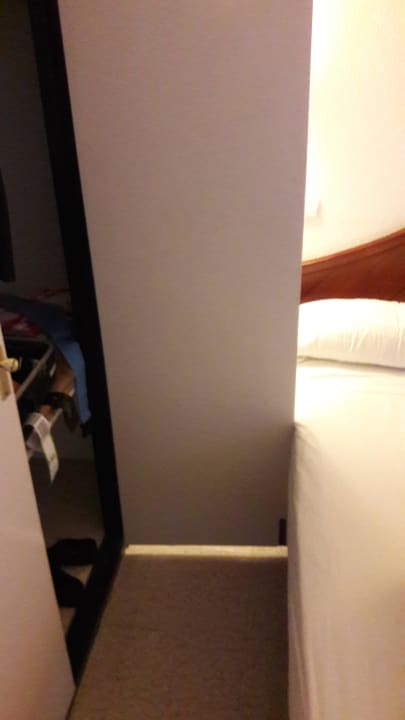 Kleiderschrank JS Hotel Horitzó