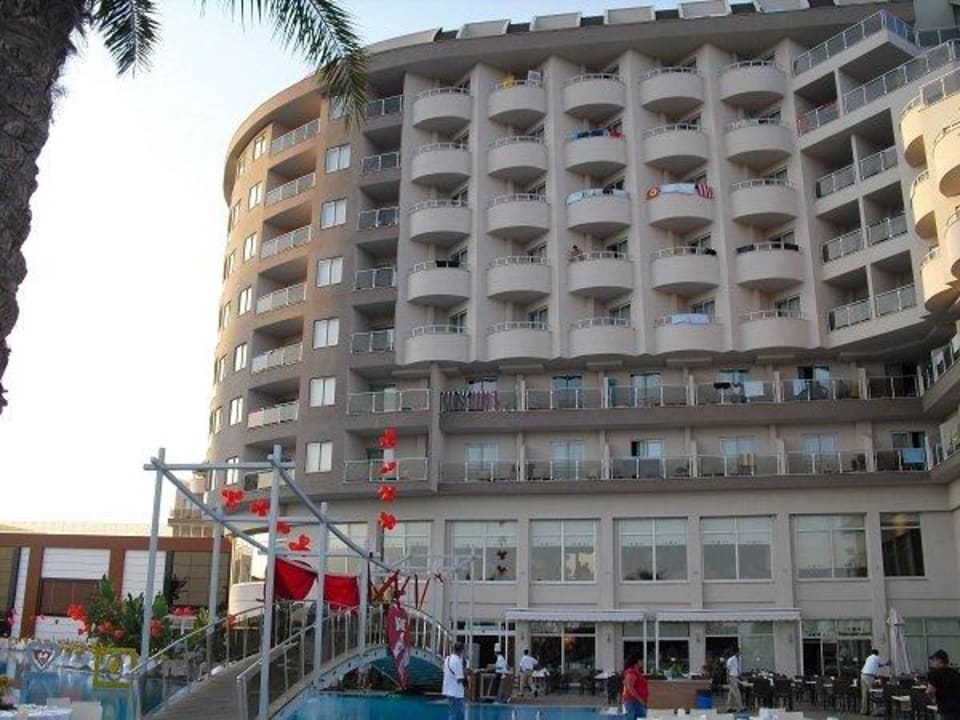 Tuin Saturn Palace Resort Hotel