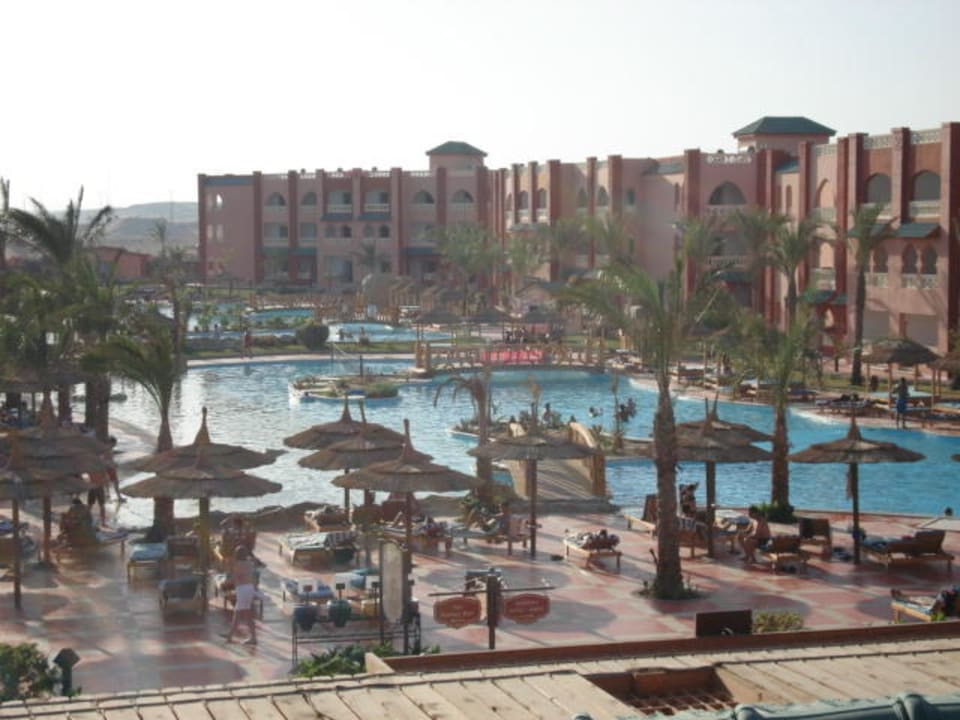 Übersicht der Poolanlage im Aqua Blu Pickalbatros Aqua Vista Resort - Hurghada