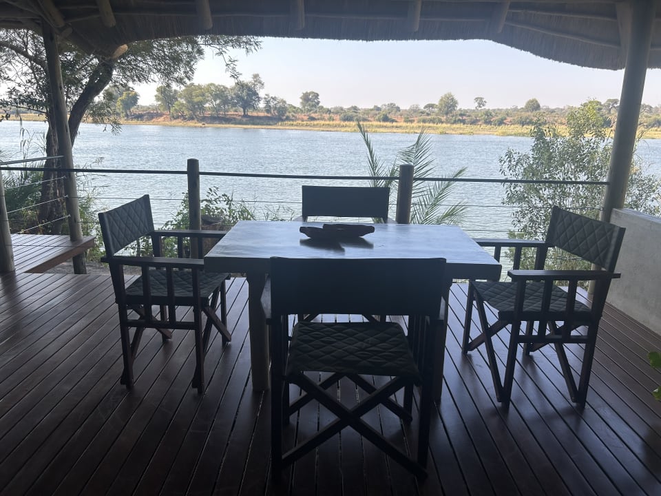 Außenansicht Hotel Ndhovu Safari Lodge