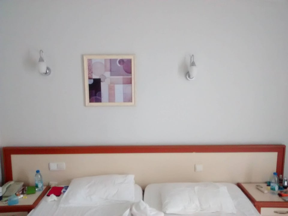 Keine Steckdosen und Lichtschalter über dem Bett. Incekum Su Hotel
