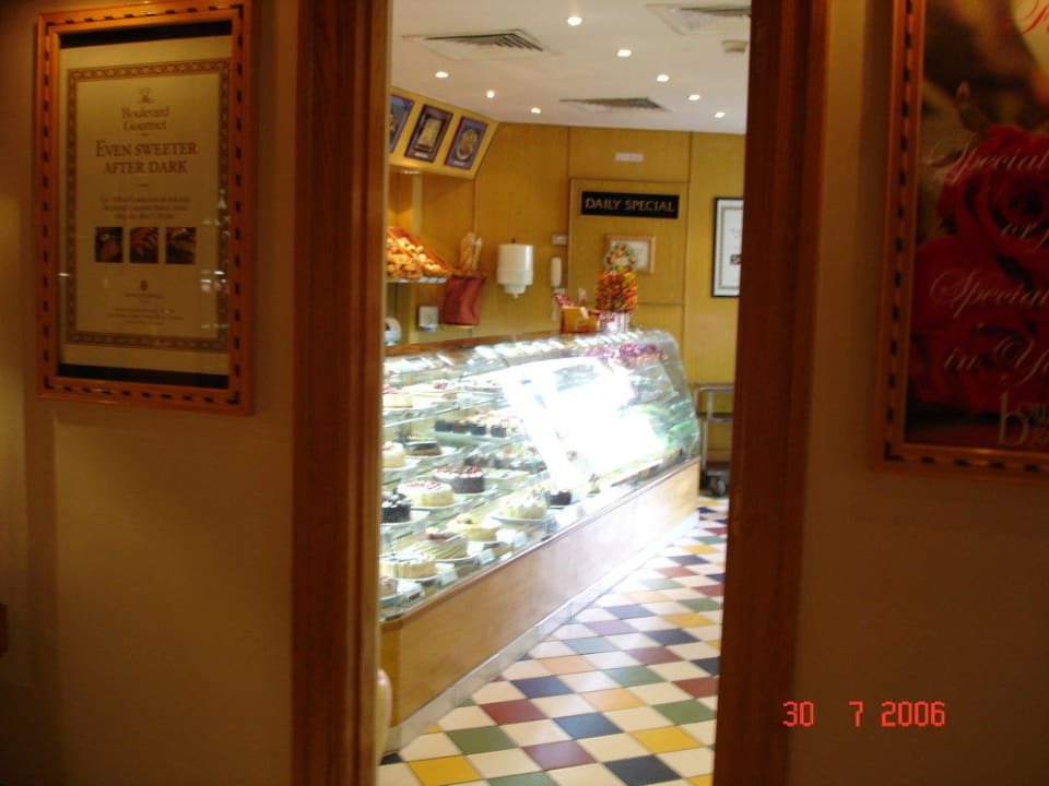 Konditor Hotel Radisson Blu Dubai Deira Creek