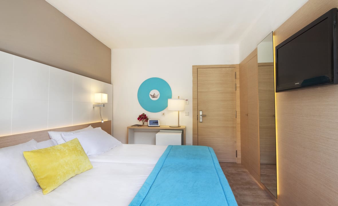 New room refurbished 2013 JS Palma Stay