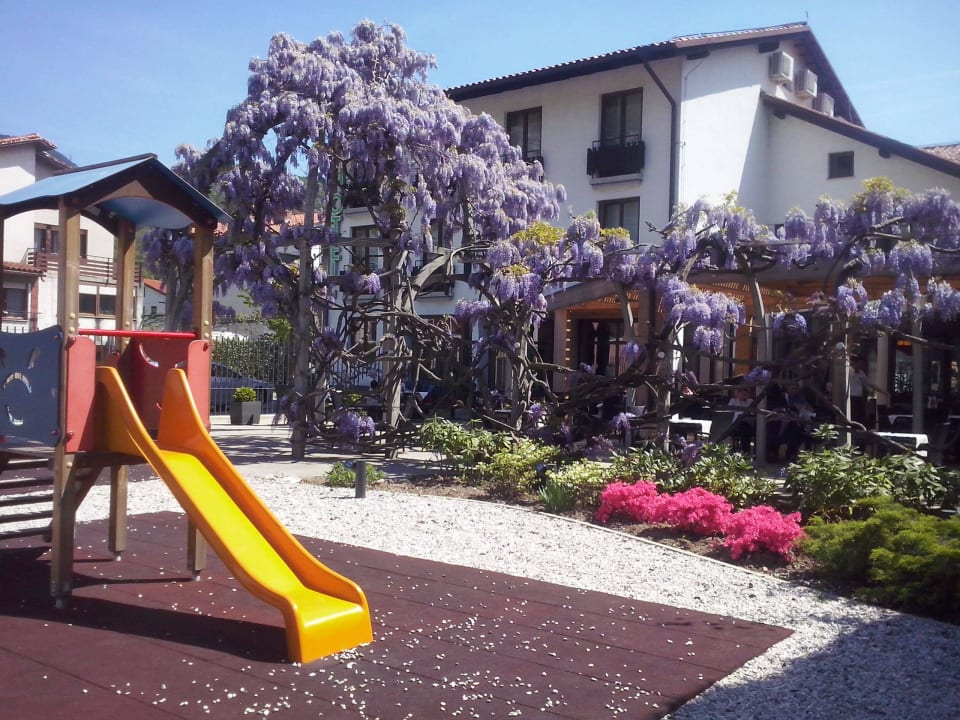 Kids area - garden Hotel Sabotin