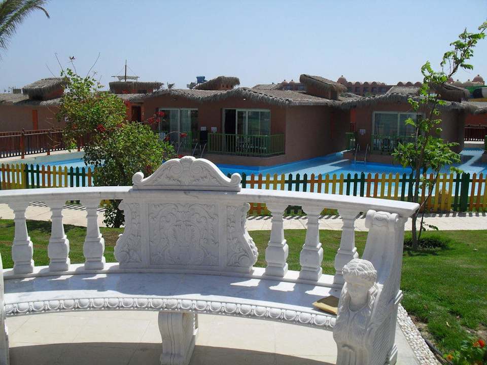 Bungalows Titanic Beach Spa & Aqua Park
