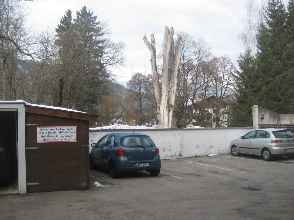 Parkplatz hinter dem Hotel Hotel Das Beck