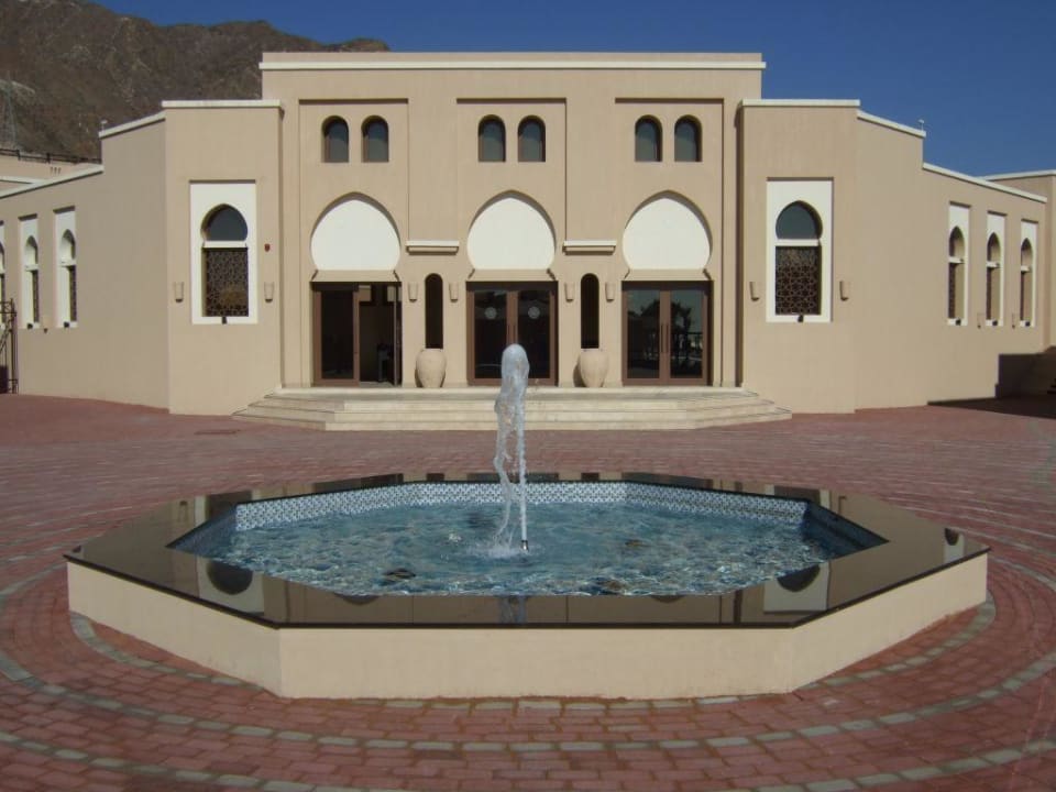 Marktplatz mit Theatereingang Miramar Al Aqah Beach Resort