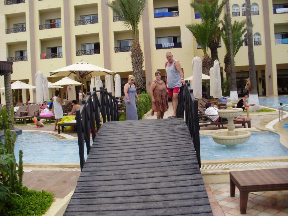 Weg zum Strand Hotel Paradis Palace