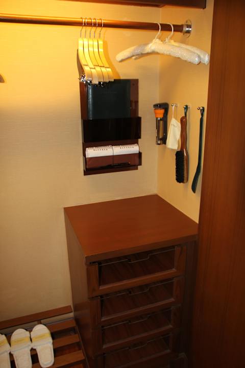 Schrank Hotel The Peninsula Bangkok