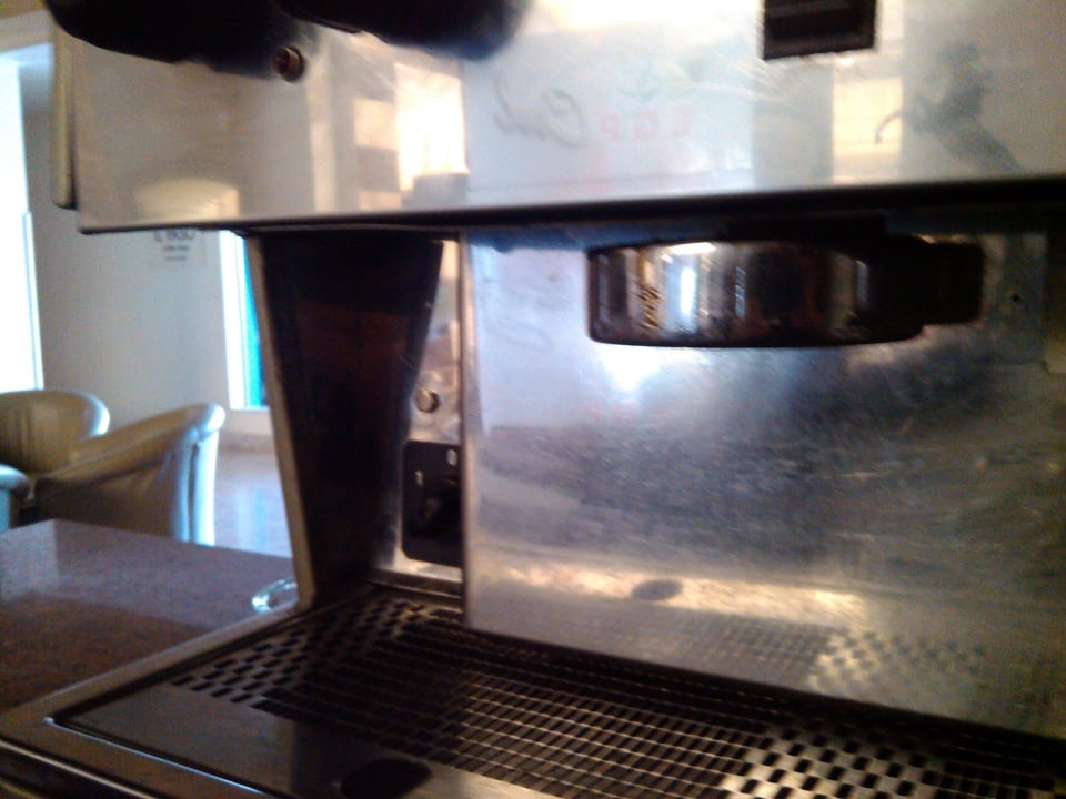 Kaffeemaschine in der Bar Imperial Shams Abu Soma