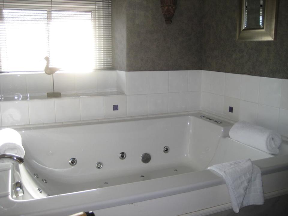 Das Jacuzzi im Bad Castle Hotel
