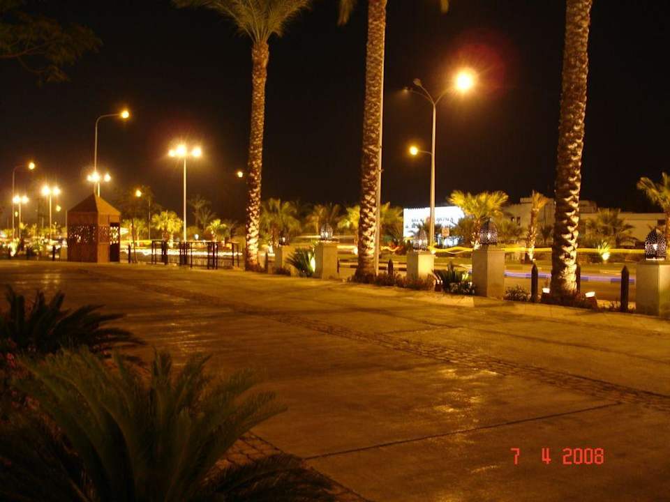 Vor dem Hotel Ghazala Beach