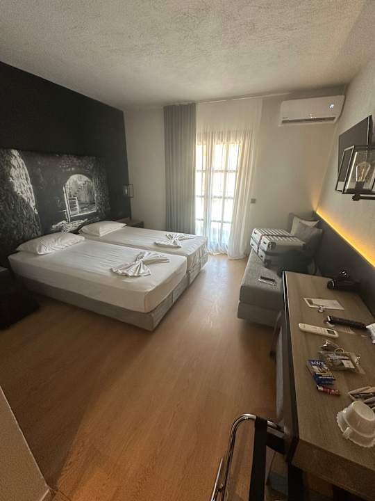 Zimmer Akrathos Beach Hotel