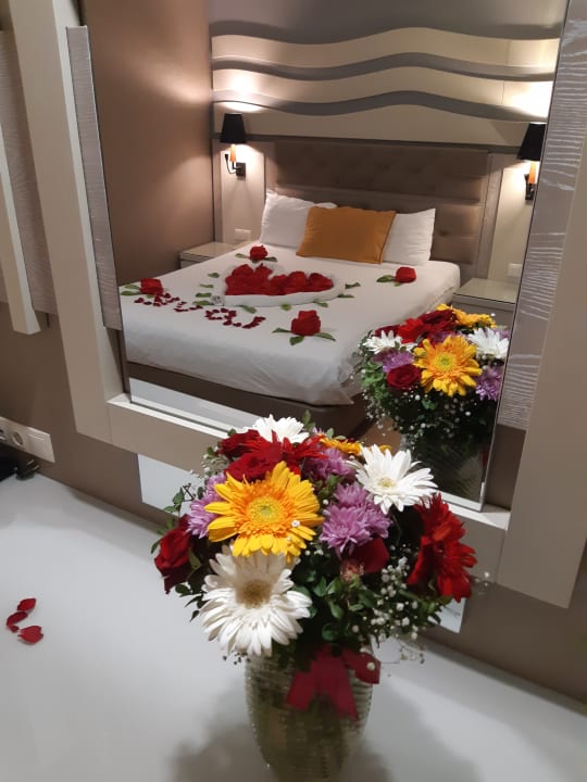 Zimmer Saturn Palace Resort Hotel