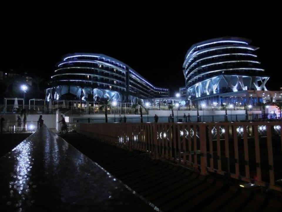 Bei Nacht Vikingen Infinity Resort & Spa