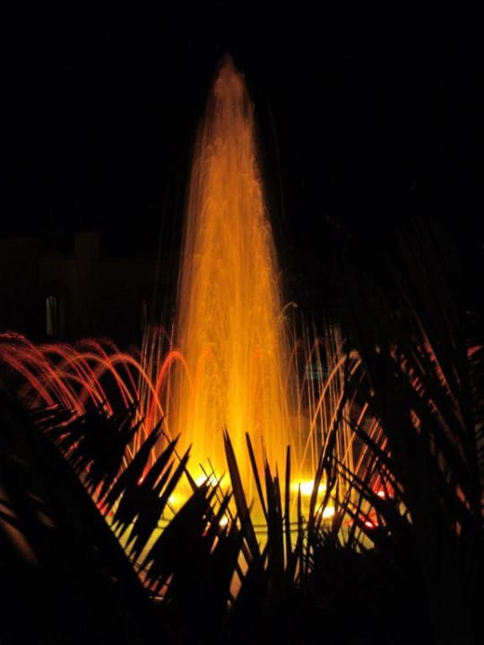 Gartenanlage bei Nacht Atrium Palace Thalasso Spa Resort & Villas