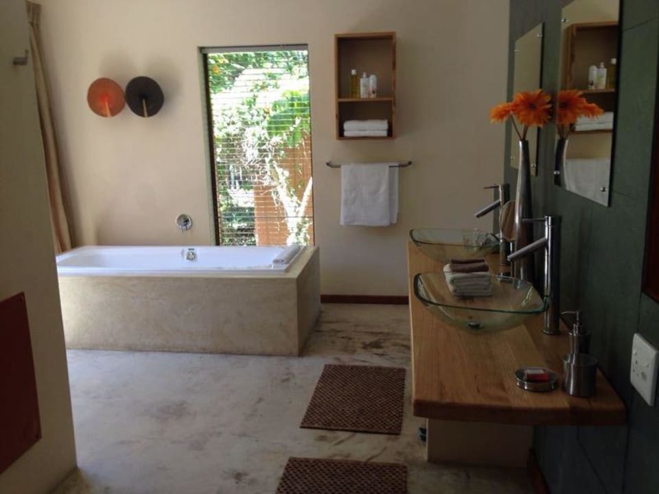 Bad Hotel Lily Pond Lodge