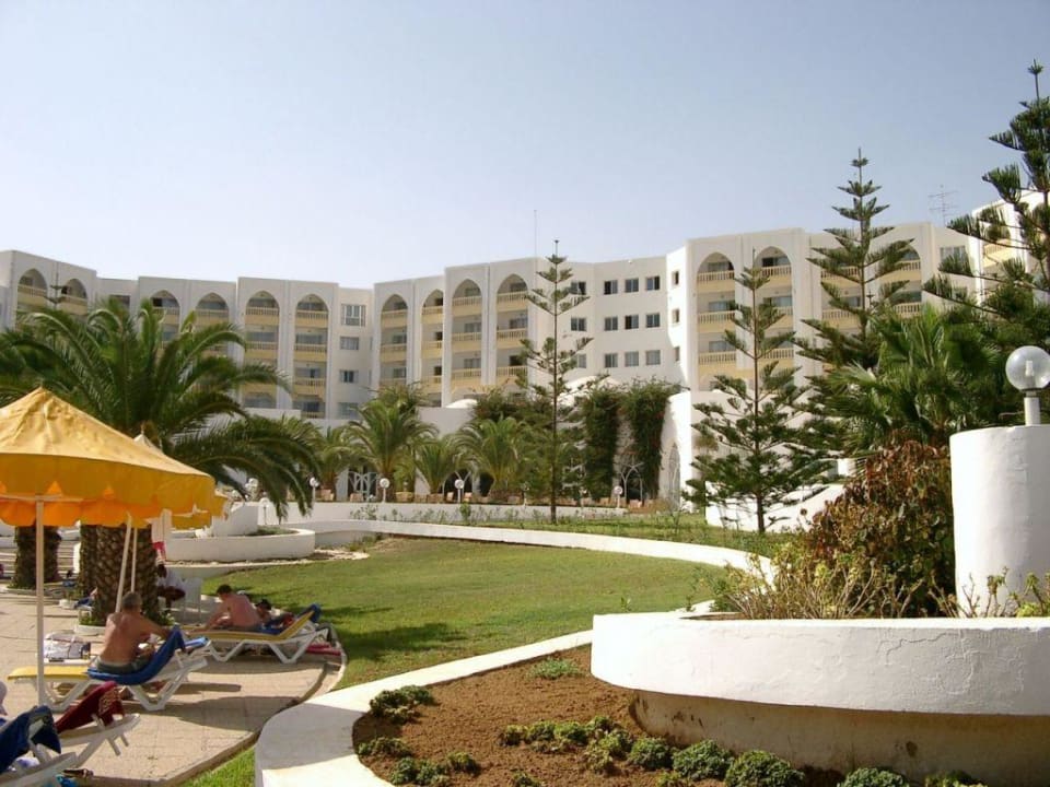 von der Poolbar aus das Hotel Iberostar Selection Kantaoui Bay