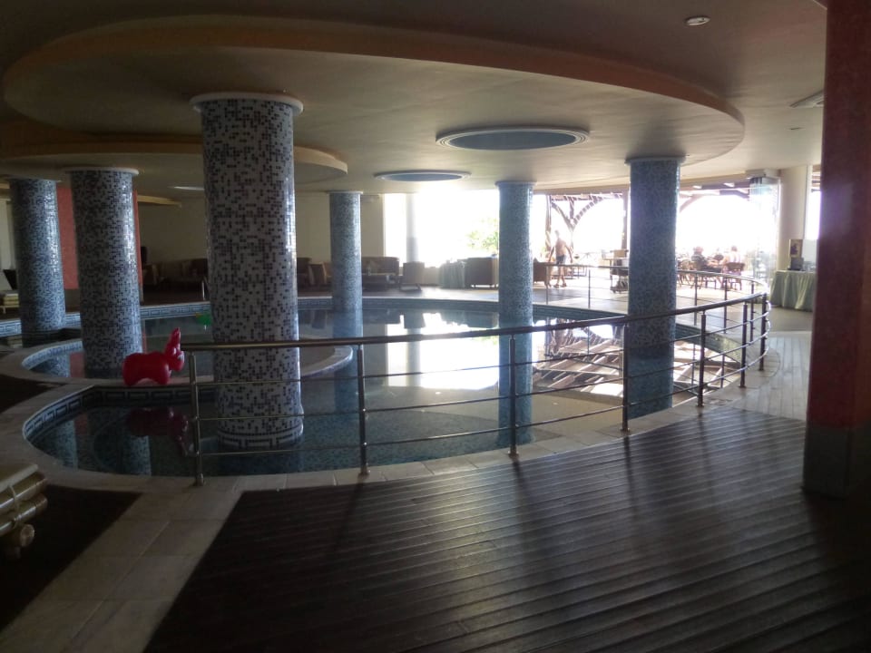 Innenpool Hotel Kalithea Horizon Royal