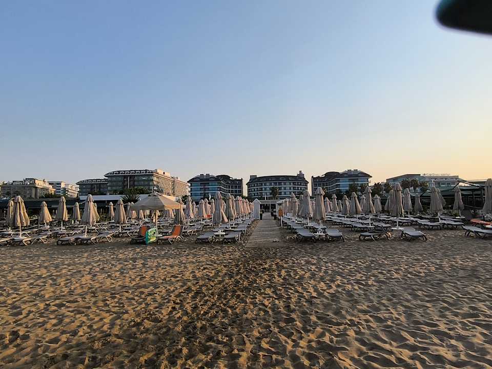 Strand Commodore Elite Suites & Spa - Adults only