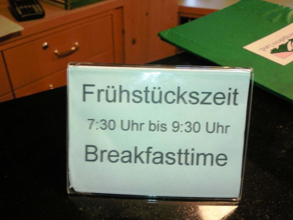 Frühstück 7:30 bis 9:30 Alpenhotel & Ferienwohnungen Weiherbach
