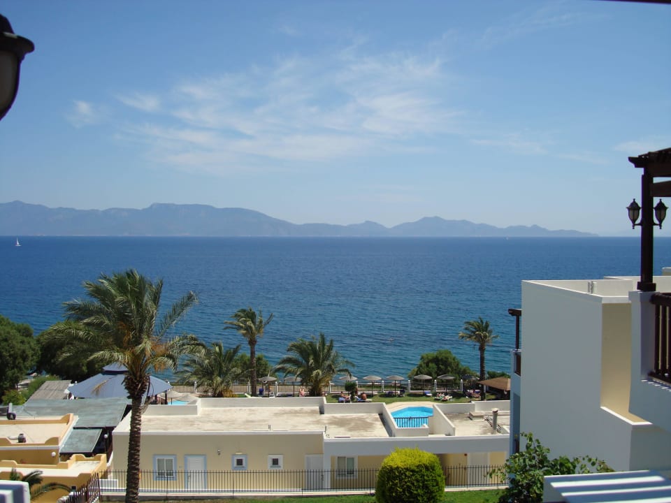 Widok na hotel Dimitra Beach Hotel & Suites