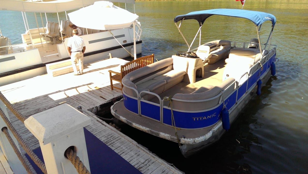 Delivery guests to the beach Titanic Deluxe Golf Belek