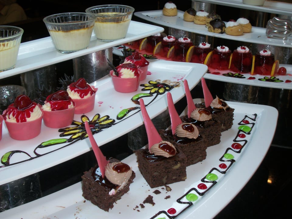 Desserts Hotel Defne Star