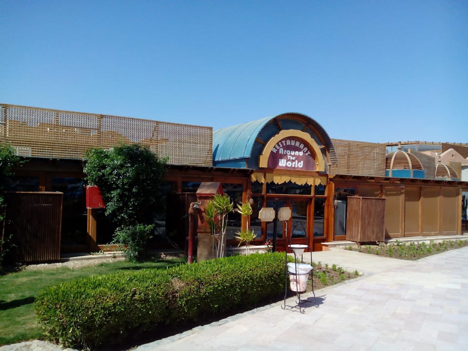 Around the World Restaurant SUNRISE Royal Makadi Resort