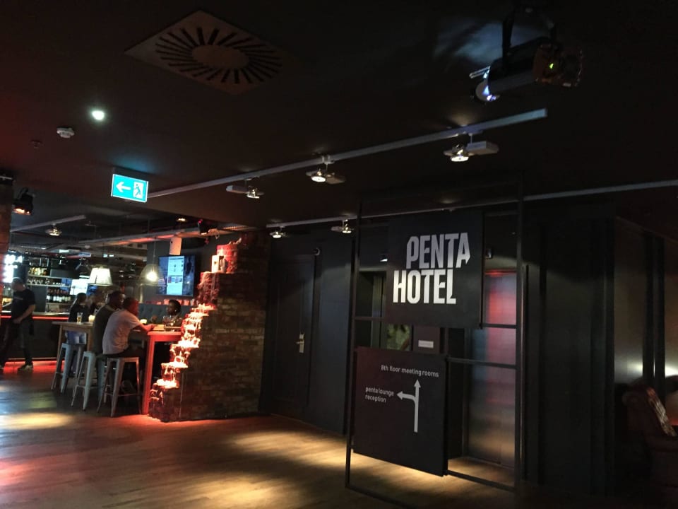 Eingang Pentahotel Brussels City Centre