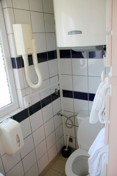 Badezimmer - Toilette Hotel Comfort Marseille Airport