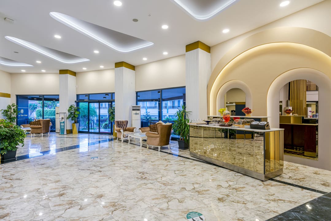 Lobby Blue Star Hotel