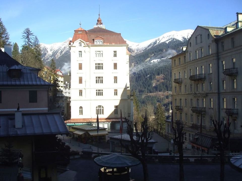 Blick auf Spielcasino und Hotel Weismayer Selina Bad Gastein