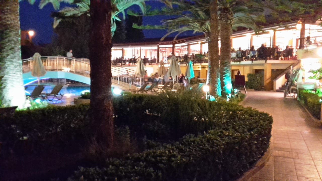 Pool Vantaris Luxury Beach Resort