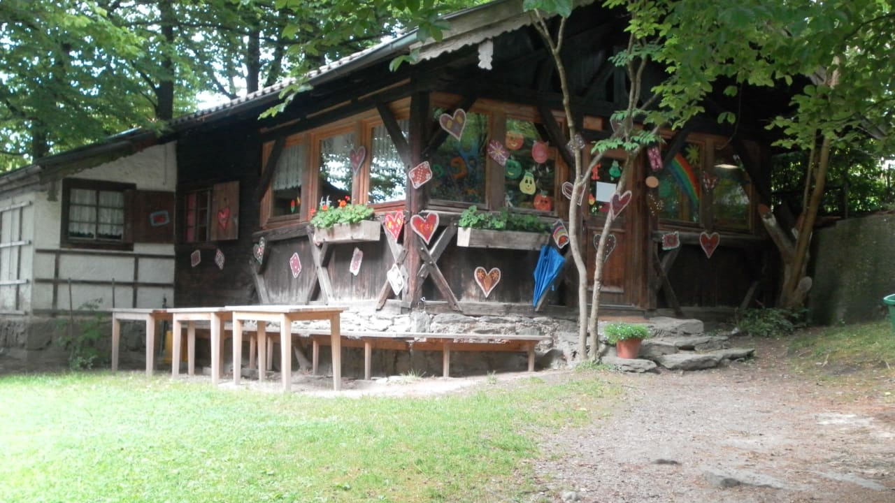 Kinderbetreuung im Hexenhaus Hotel DAS STEIN