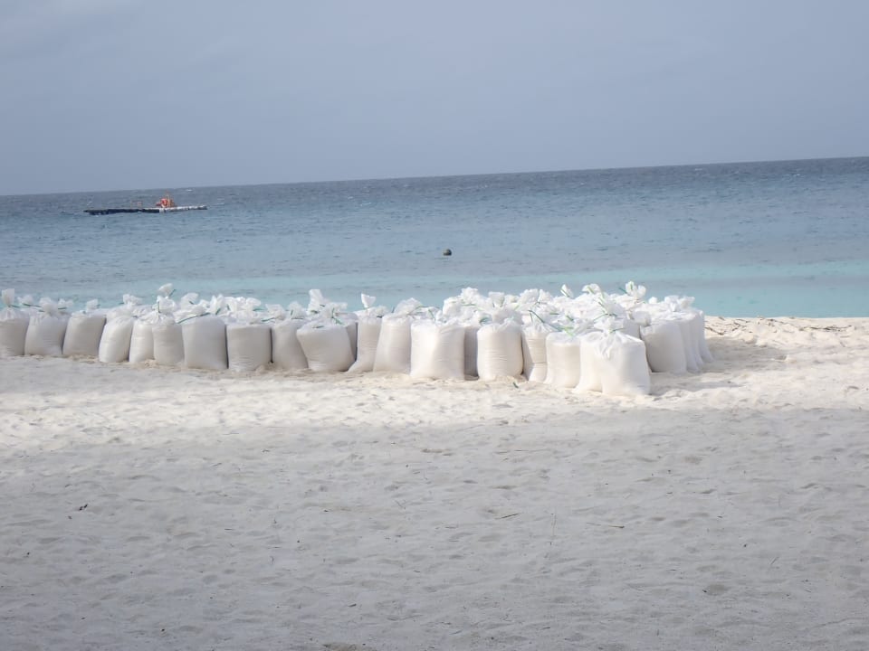 Strand Angaga Island Resort