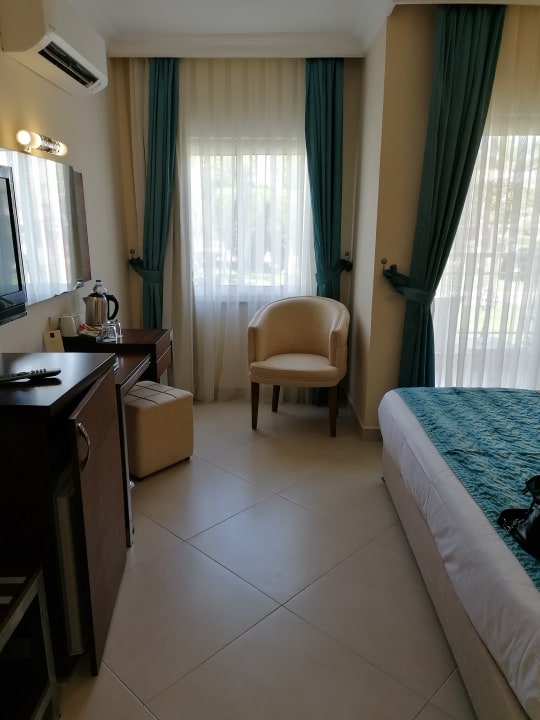 Zimmer Kamelya Aishen Club