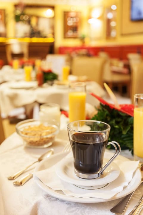 Service American Breakfast Hotel Manfredi Suite in Rome