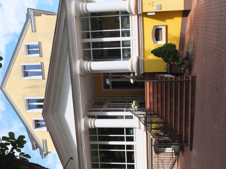 Der Eingang Gastgeberei Bellevue