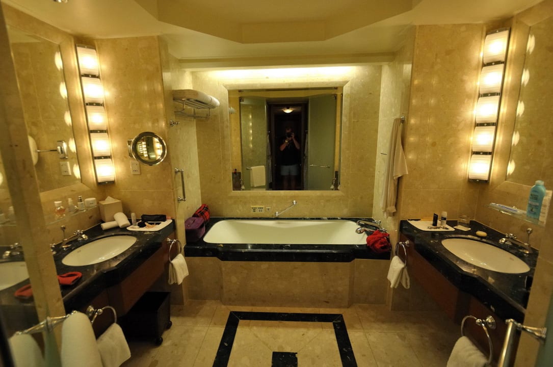 Bad Hotel The Peninsula Bangkok