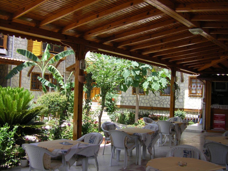 Freiluftrestaurant Hotel Villa Önemli