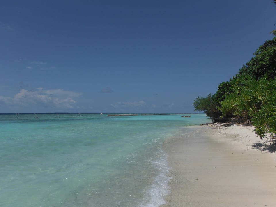 Bau der Wellenbrecher geht hinter WB mJ weiter Kuramathi Maldives