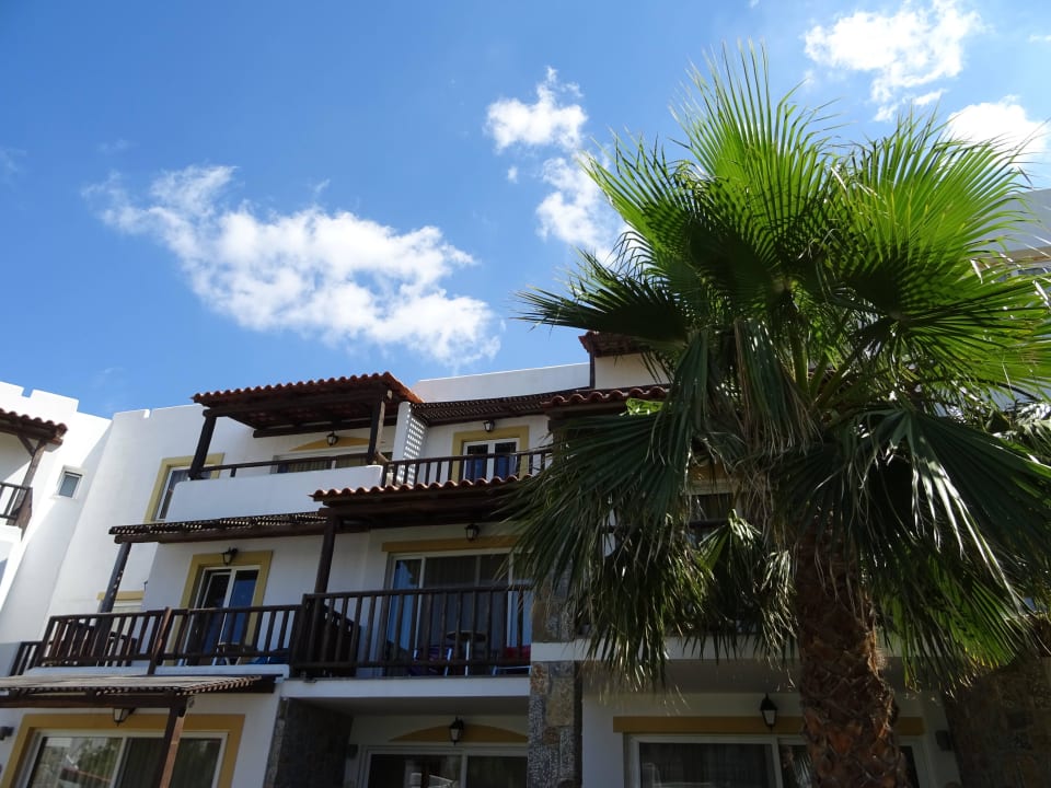 Zimmer von außen Alexander Beach Hotel & Village Resort
