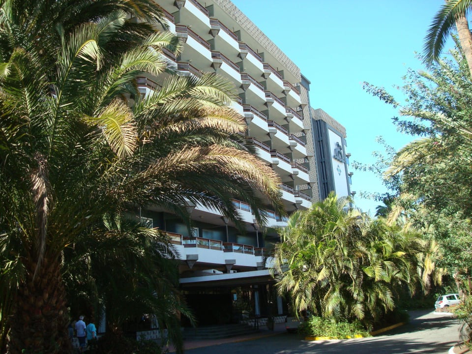 Hoteleingang Bull Escorial & Spa