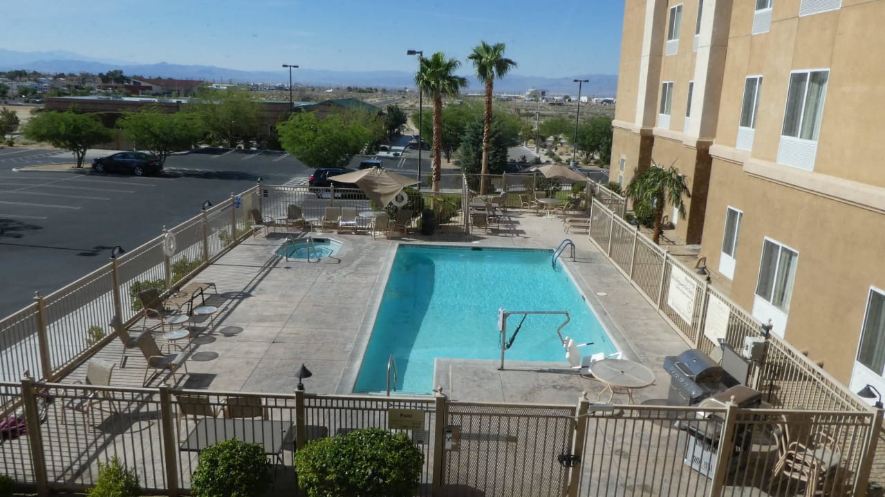 Pool Hotel Hampton Inn & Suites Ridgecrest